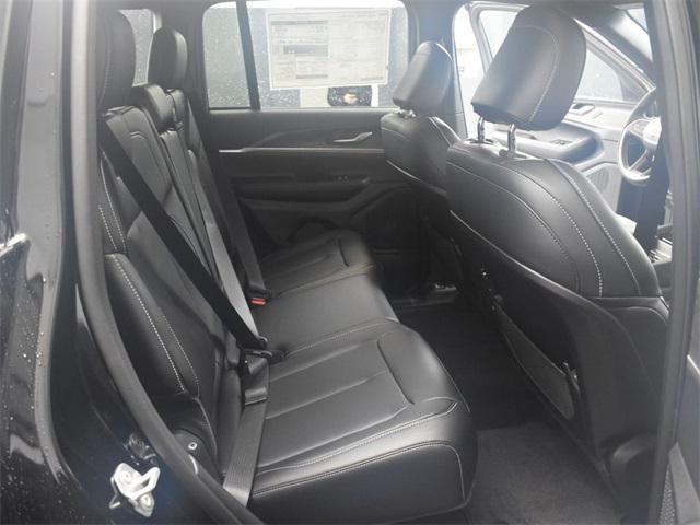 new 2025 Jeep Grand Cherokee car, priced at $40,370