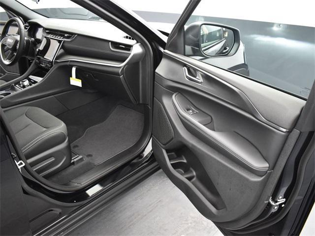 new 2025 Jeep Grand Cherokee car, priced at $36,272