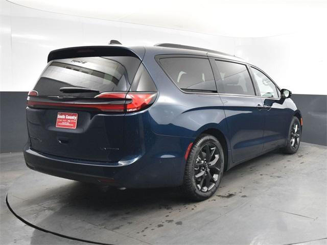 new 2025 Chrysler Pacifica car, priced at $48,040