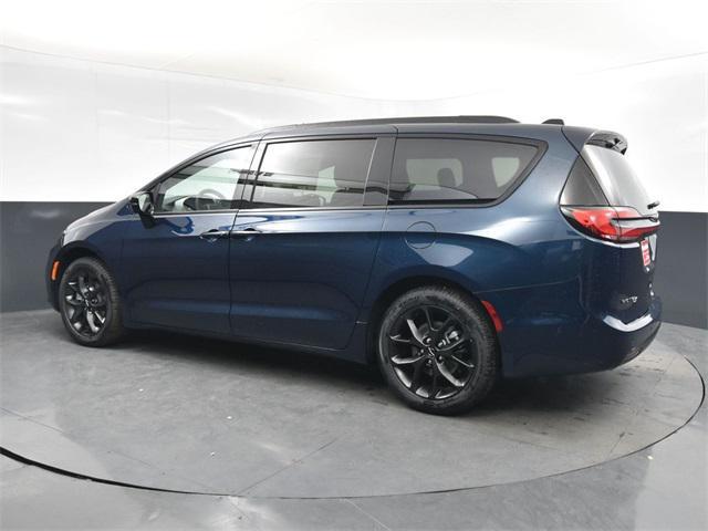 new 2025 Chrysler Pacifica car, priced at $48,040