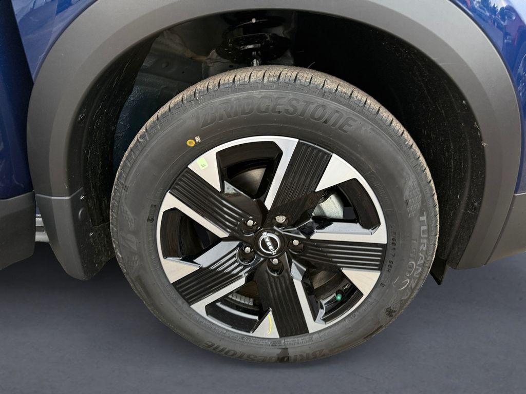new 2025 Nissan Kicks car, priced at $28,775