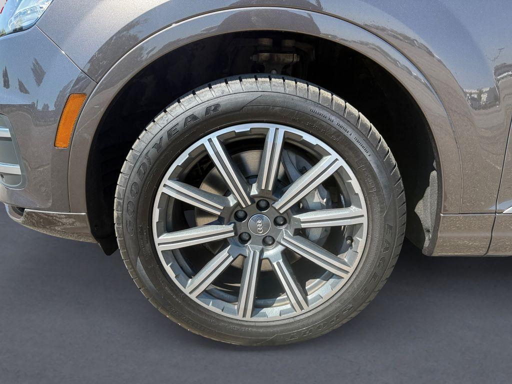 used 2017 Audi Q7 car, priced at $18,194