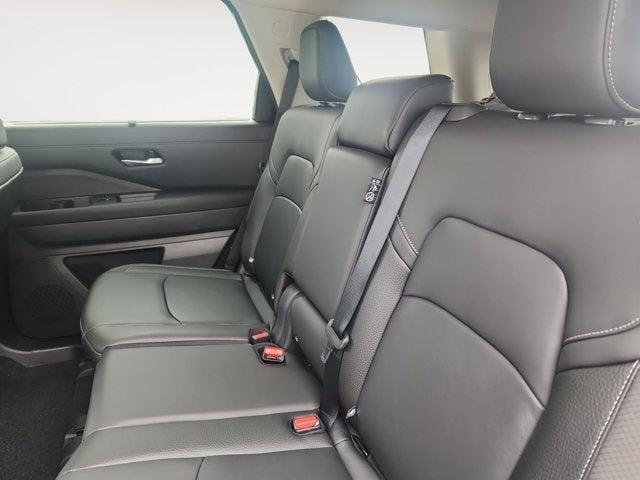 new 2025 Nissan Pathfinder car, priced at $45,205
