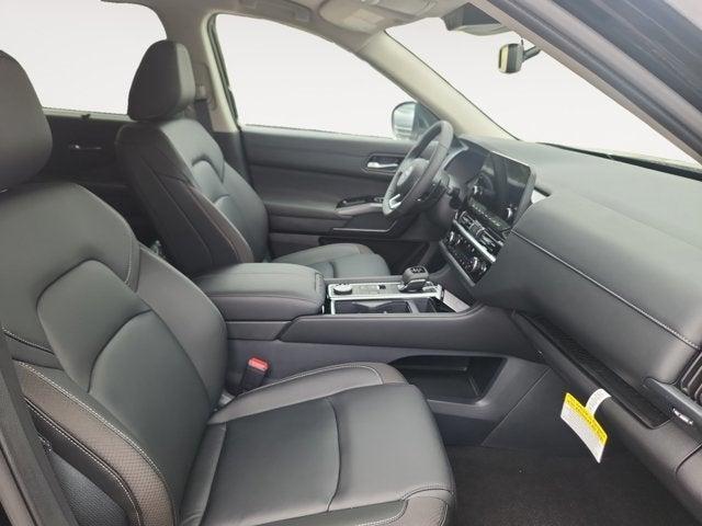 new 2025 Nissan Pathfinder car, priced at $45,205