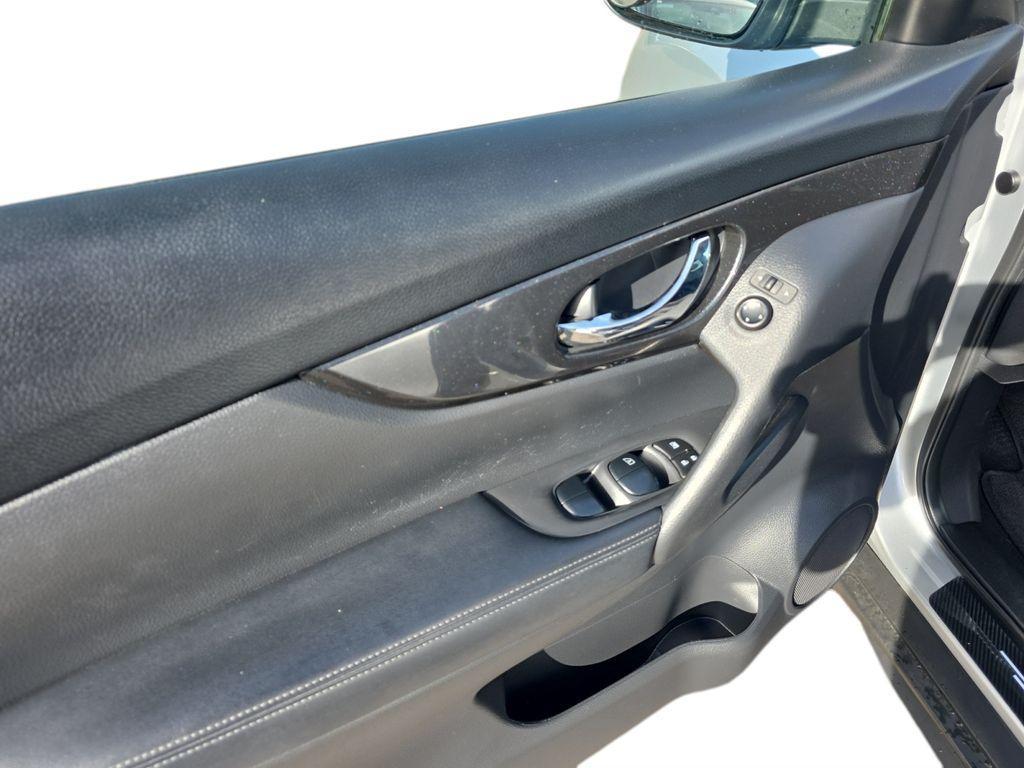 used 2020 Nissan Rogue car, priced at $15,981