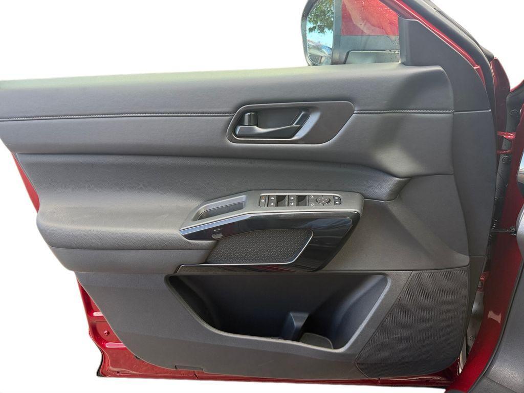 new 2025 Nissan Pathfinder car, priced at $46,330