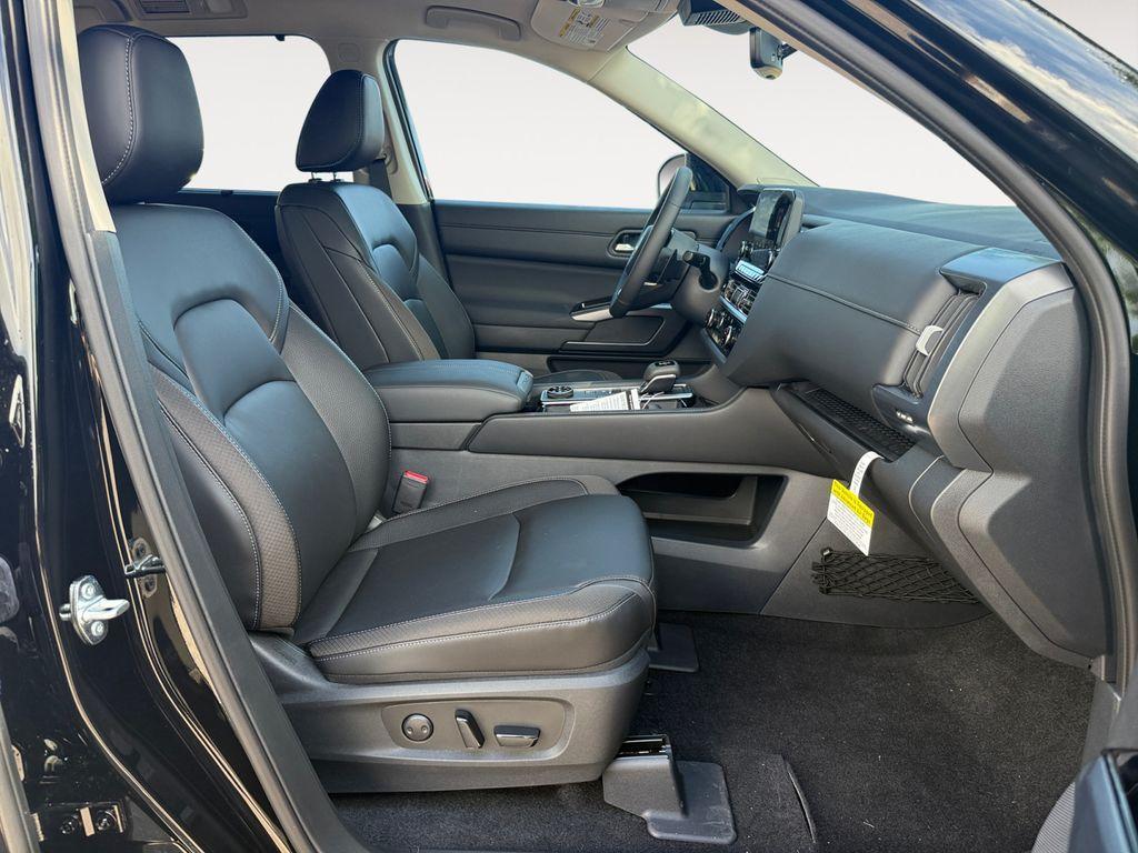 new 2025 Nissan Pathfinder car, priced at $49,940
