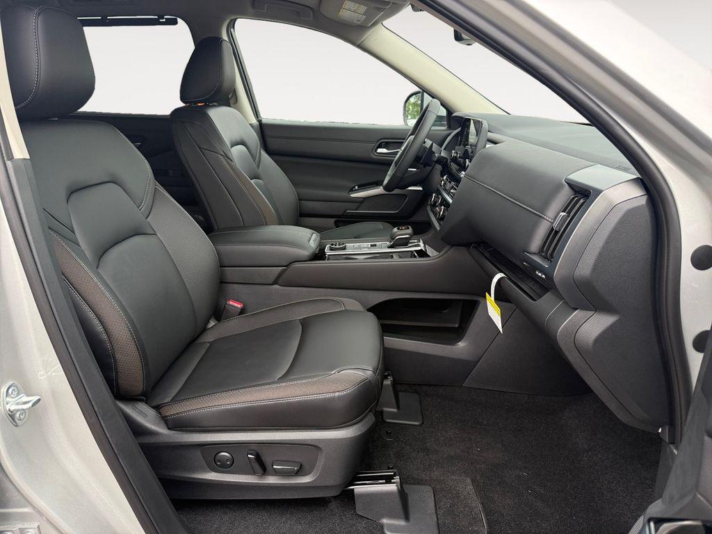 new 2025 Nissan Pathfinder car, priced at $46,475