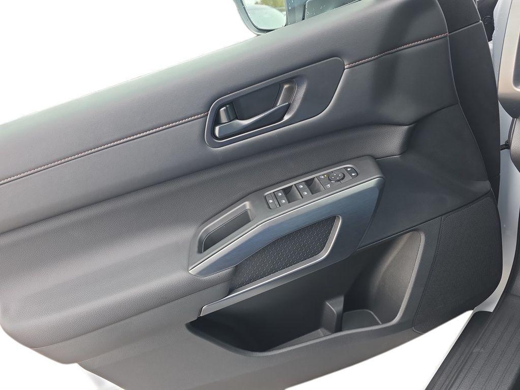 new 2025 Nissan Pathfinder car, priced at $47,620