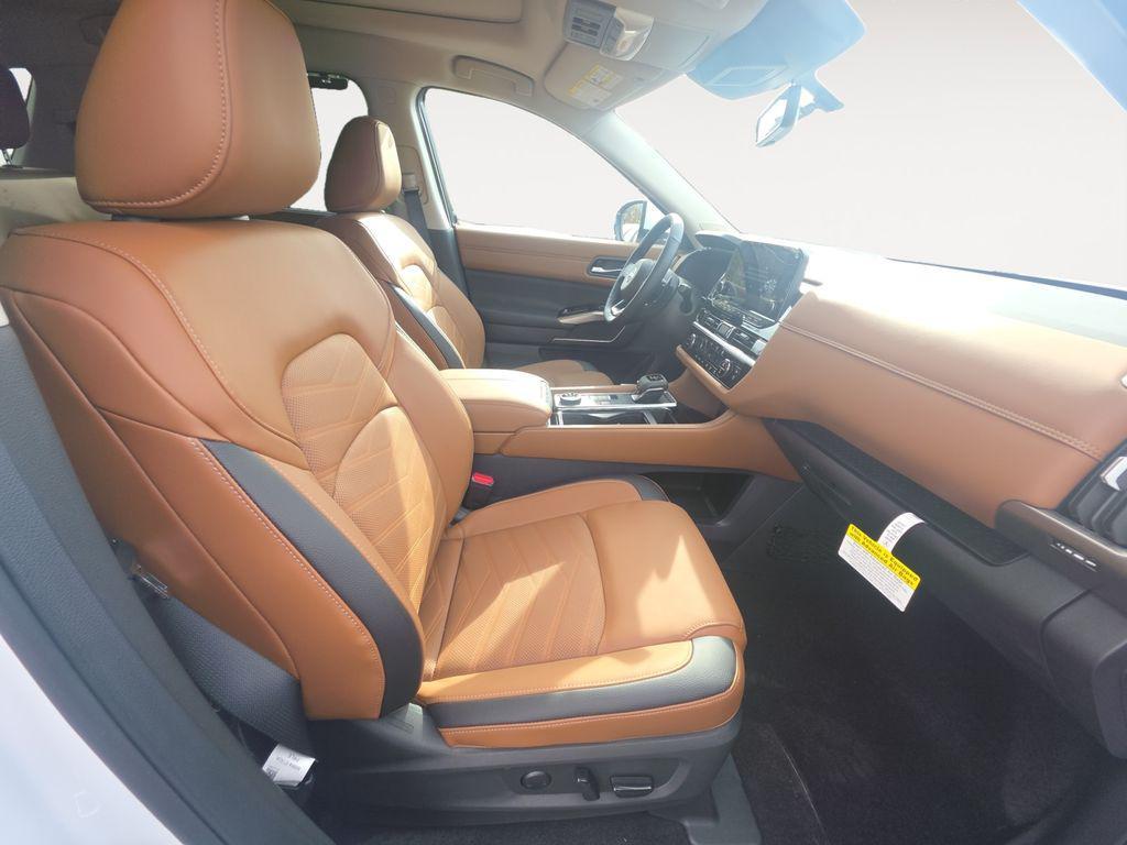 new 2025 Nissan Pathfinder car, priced at $44,385