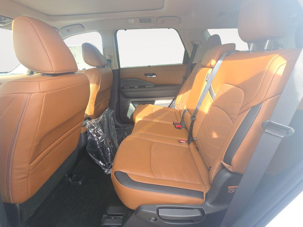 new 2025 Nissan Pathfinder car, priced at $44,385