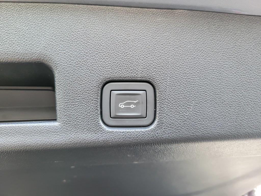 used 2025 GMC Acadia car, priced at $34,900