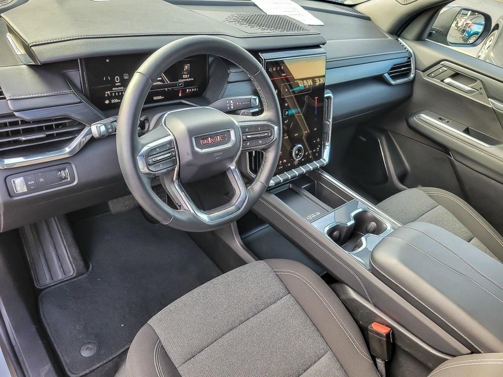 used 2025 GMC Acadia car, priced at $34,900