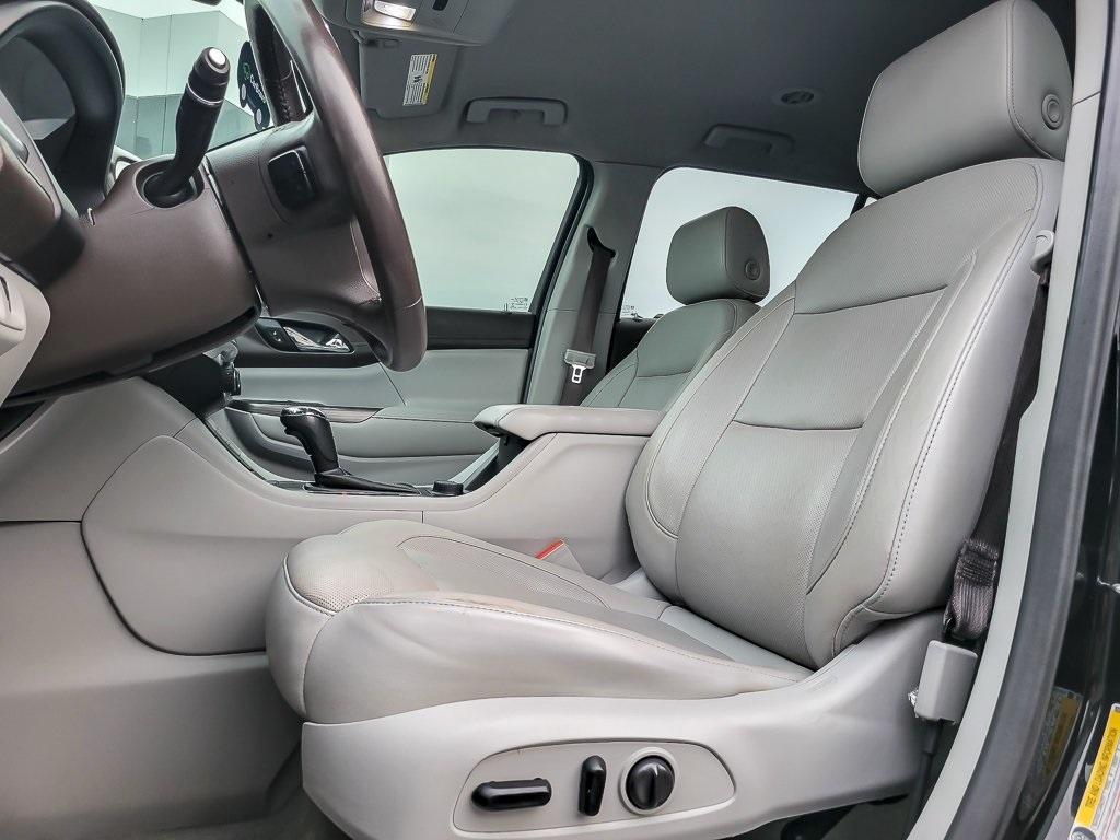 used 2019 GMC Acadia car, priced at $17,995