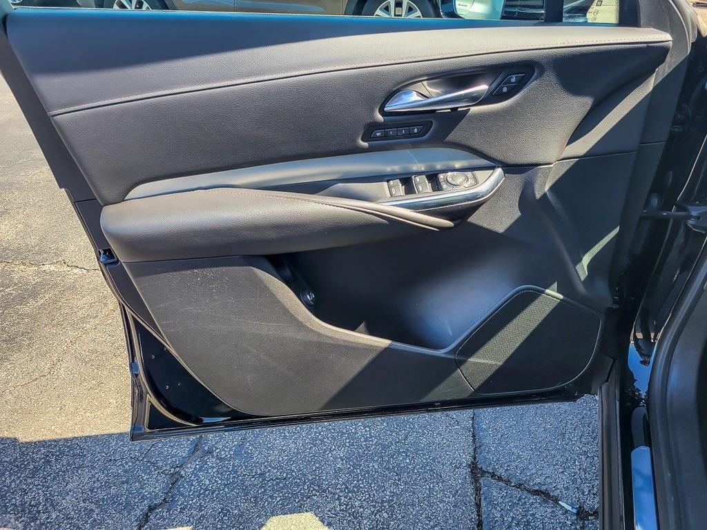 used 2022 Cadillac XT4 car, priced at $28,995