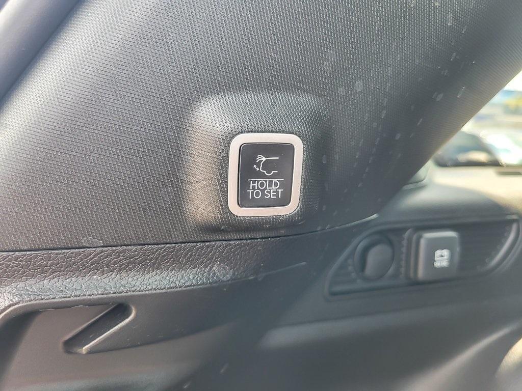 used 2024 Jeep Grand Cherokee car, priced at $38,995