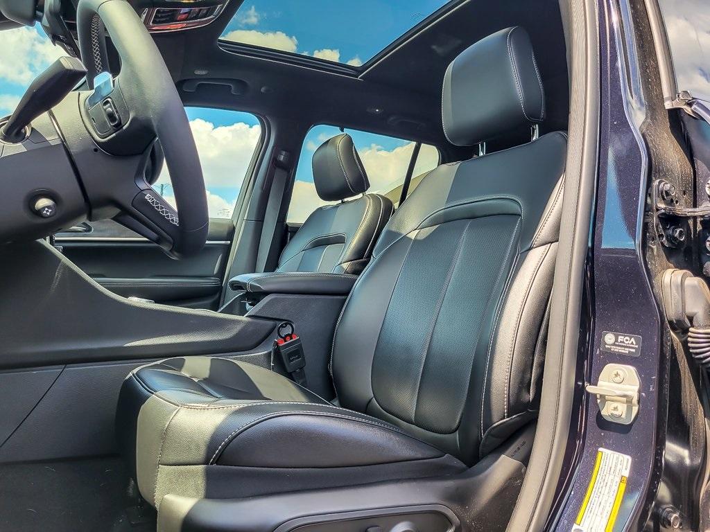 used 2024 Jeep Grand Cherokee car, priced at $38,995