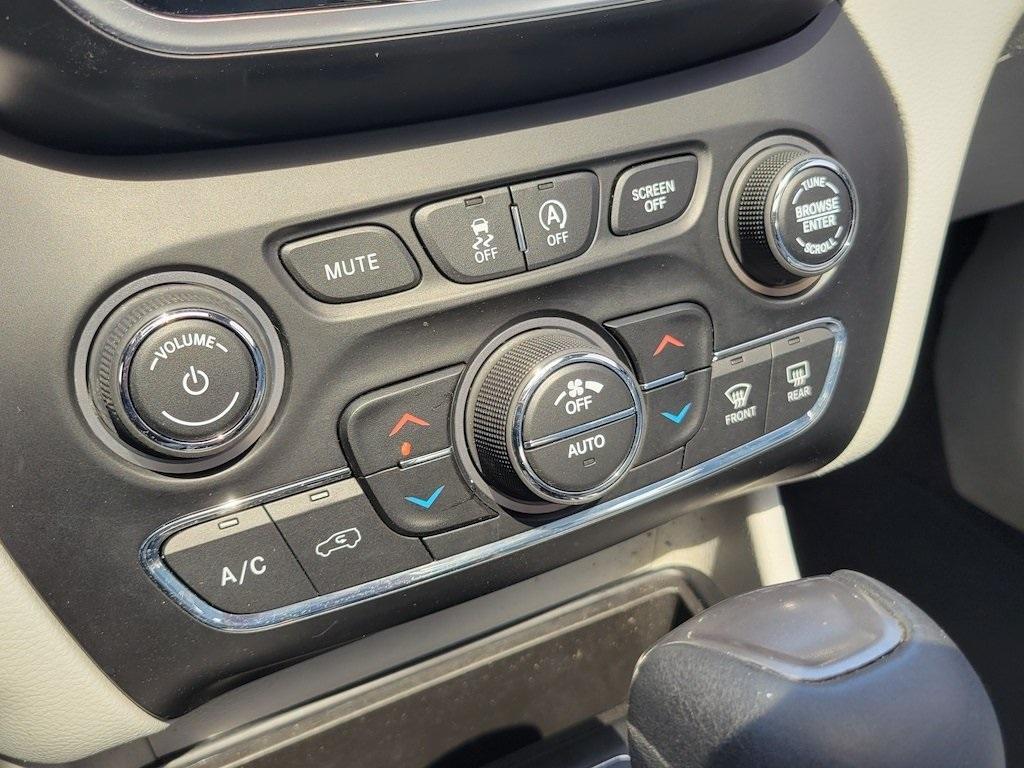 used 2019 Jeep Cherokee car, priced at $17,800