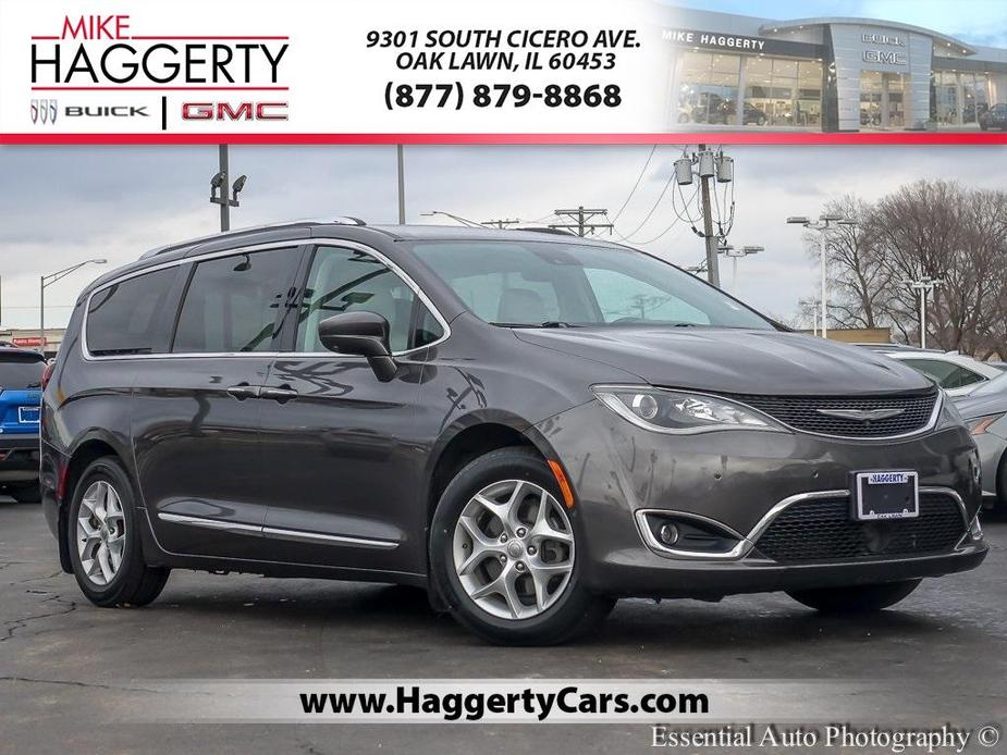 used 2018 Chrysler Pacifica car, priced at $15,300