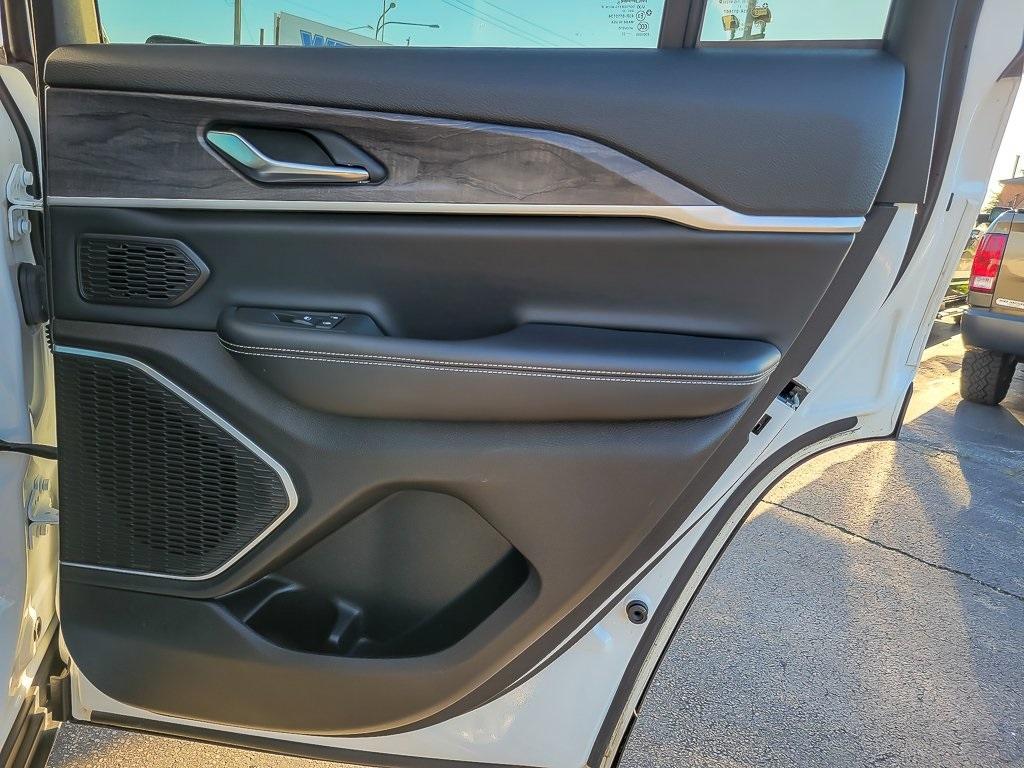 used 2022 Jeep Grand Cherokee car, priced at $29,350