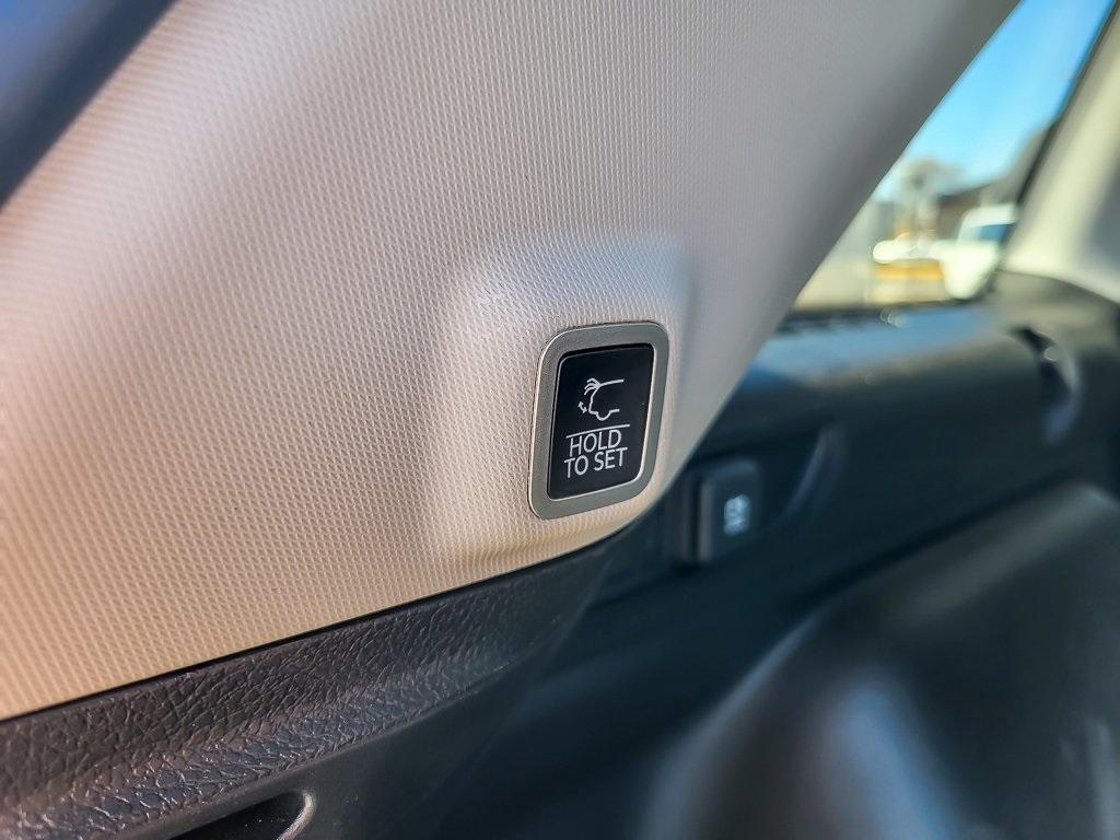 used 2022 Jeep Grand Cherokee car, priced at $32,990