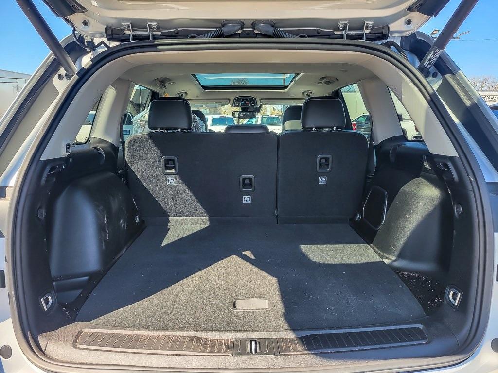 used 2022 Jeep Grand Cherokee car, priced at $32,990