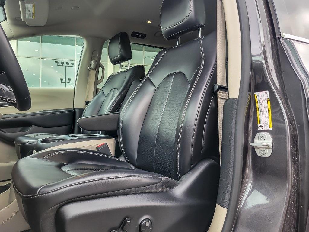 used 2023 Chrysler Pacifica car, priced at $23,695
