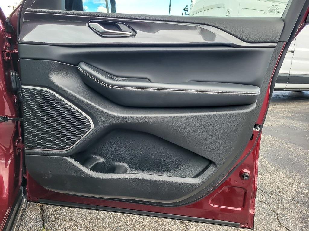 used 2022 Jeep Grand Cherokee car, priced at $29,680