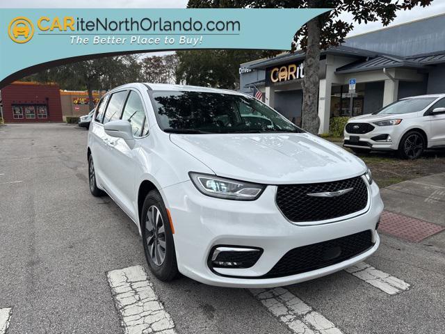 used 2022 Chrysler Pacifica Hybrid car, priced at $19,518