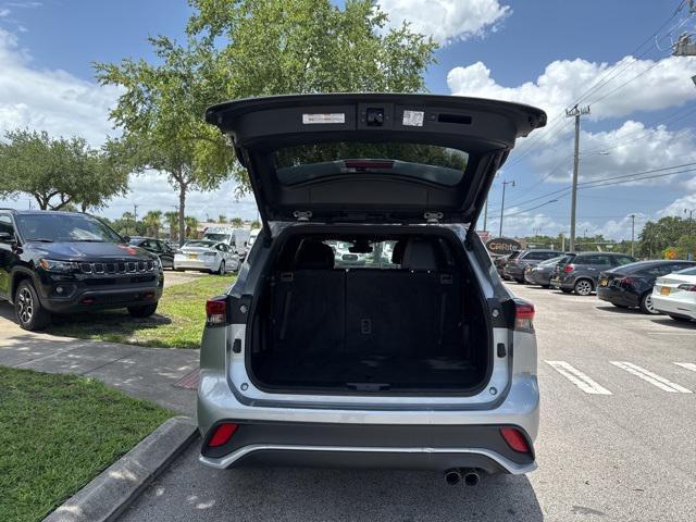 used 2024 Toyota Highlander car, priced at $39,980