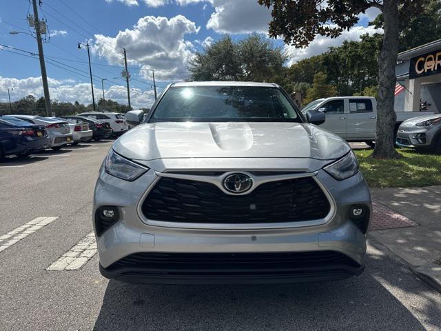 used 2023 Toyota Highlander car, priced at $30,979