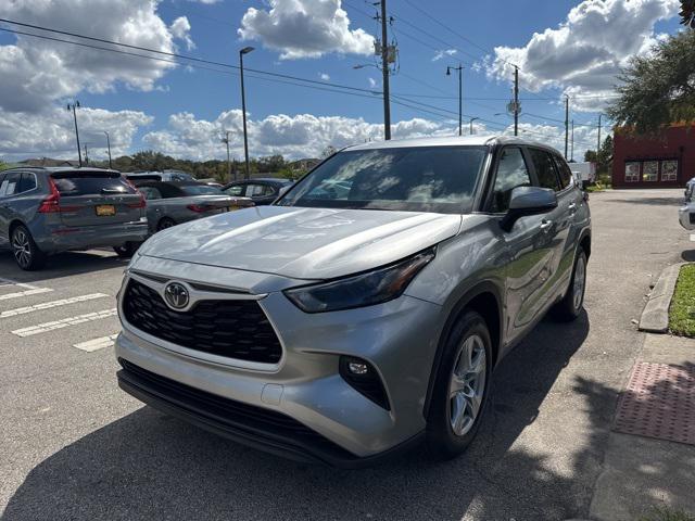 used 2023 Toyota Highlander car, priced at $30,979