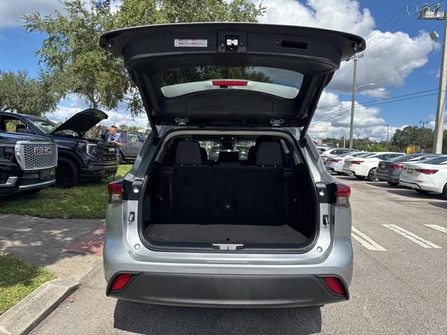 used 2023 Toyota Highlander car, priced at $30,979
