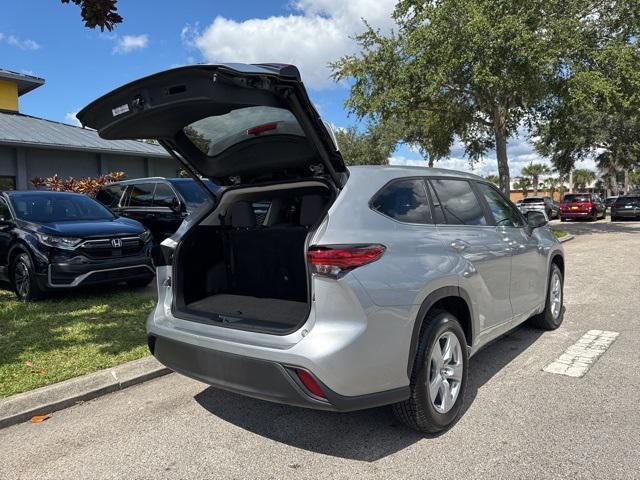 used 2023 Toyota Highlander car, priced at $30,979