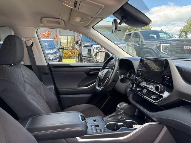 used 2023 Toyota Highlander car, priced at $30,979