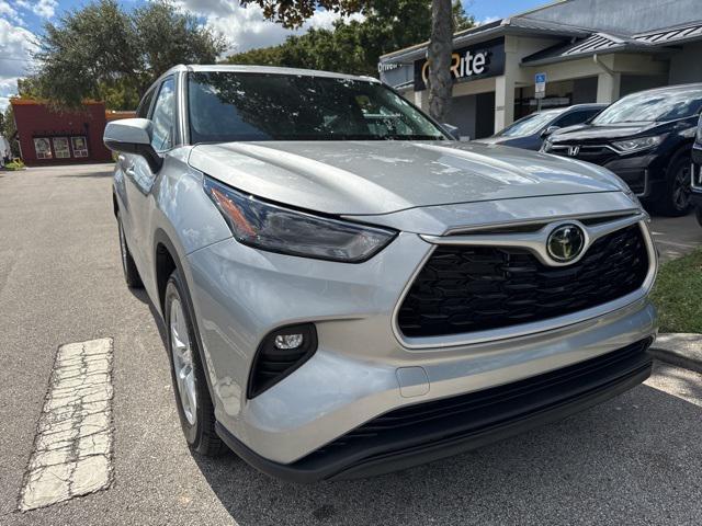 used 2023 Toyota Highlander car, priced at $30,979