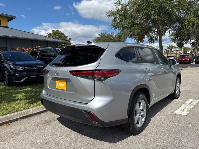 used 2023 Toyota Highlander car, priced at $30,979