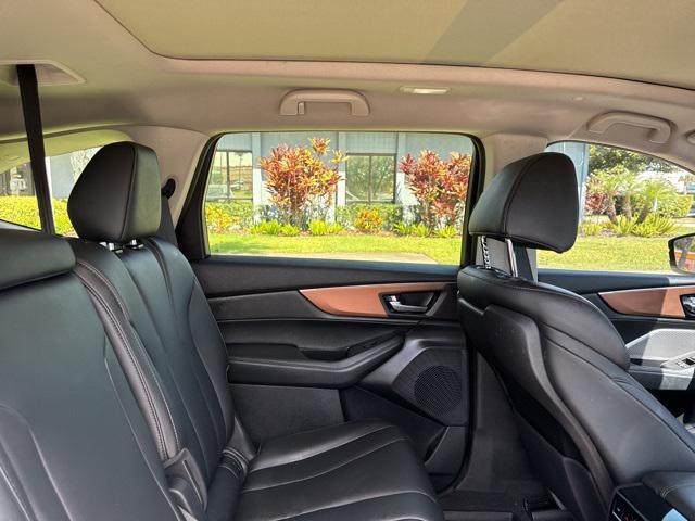used 2022 Acura MDX car, priced at $34,628