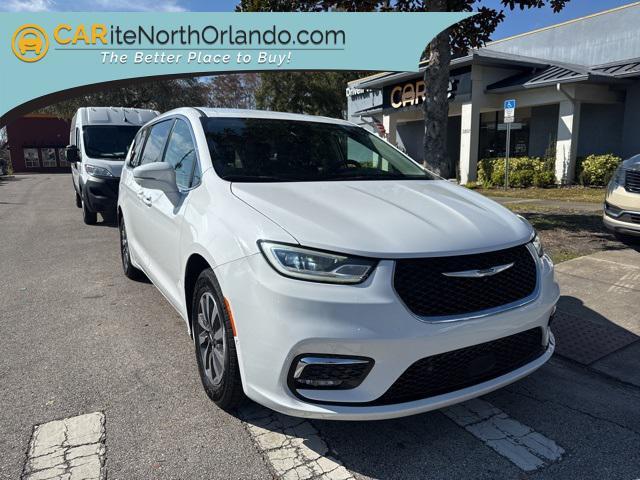 used 2022 Chrysler Pacifica Hybrid car, priced at $18,778