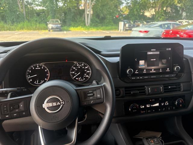 new 2025 Nissan Pathfinder car, priced at $40,360