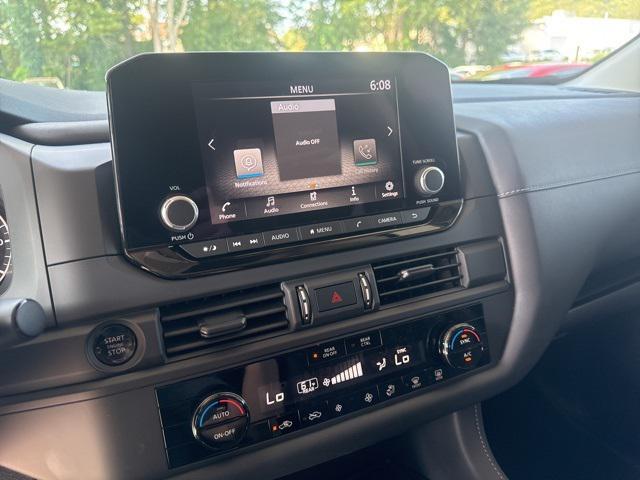 new 2025 Nissan Pathfinder car, priced at $40,360