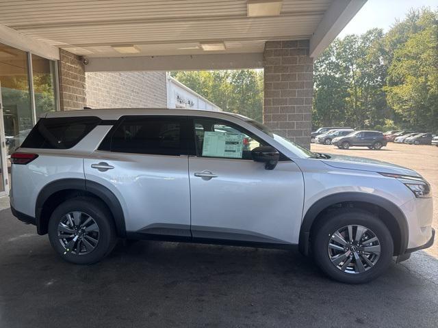 new 2025 Nissan Pathfinder car, priced at $40,360