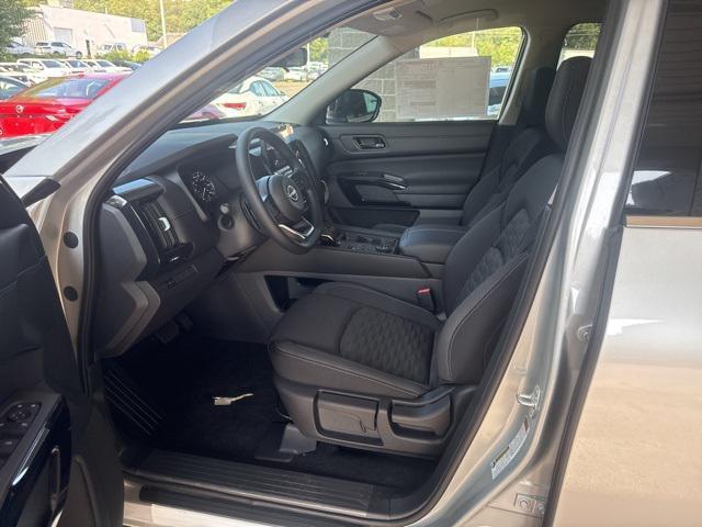 new 2025 Nissan Pathfinder car, priced at $40,360