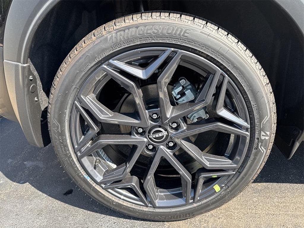 new 2025 Nissan Kicks car, priced at $32,265