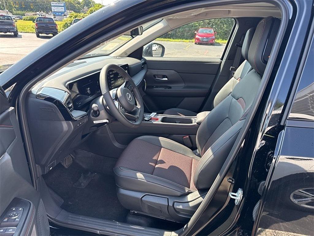 new 2025 Nissan Kicks car, priced at $32,265