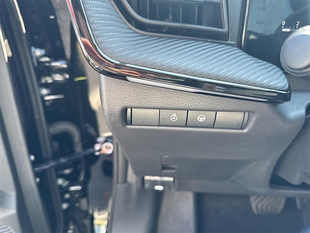 new 2025 Nissan Kicks car, priced at $32,265