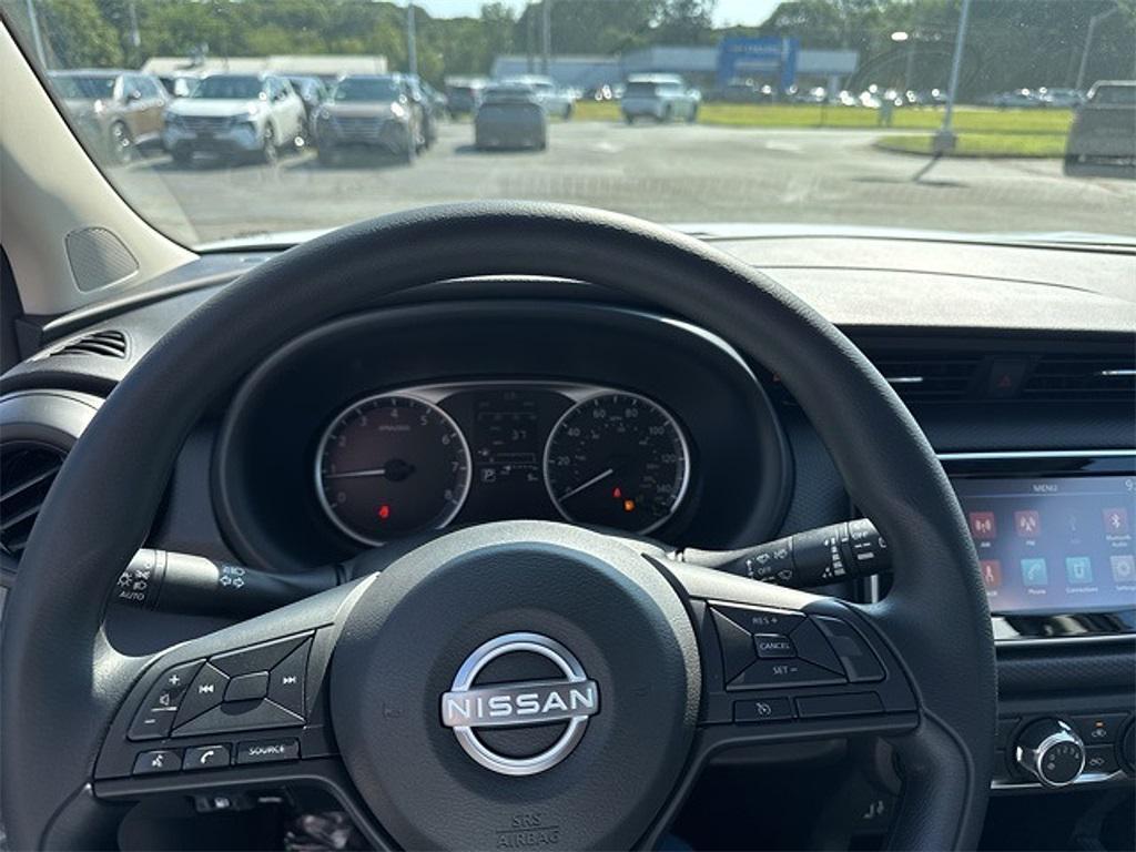 new 2025 Nissan Kicks car, priced at $23,870