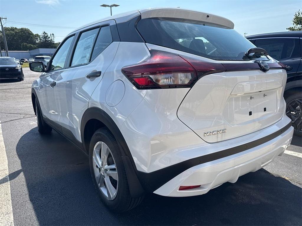 new 2025 Nissan Kicks car, priced at $23,870