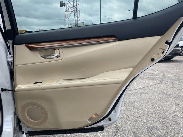 used 2014 Lexus ES 300h car, priced at $15,392