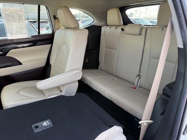 used 2022 Toyota Highlander car, priced at $27,597